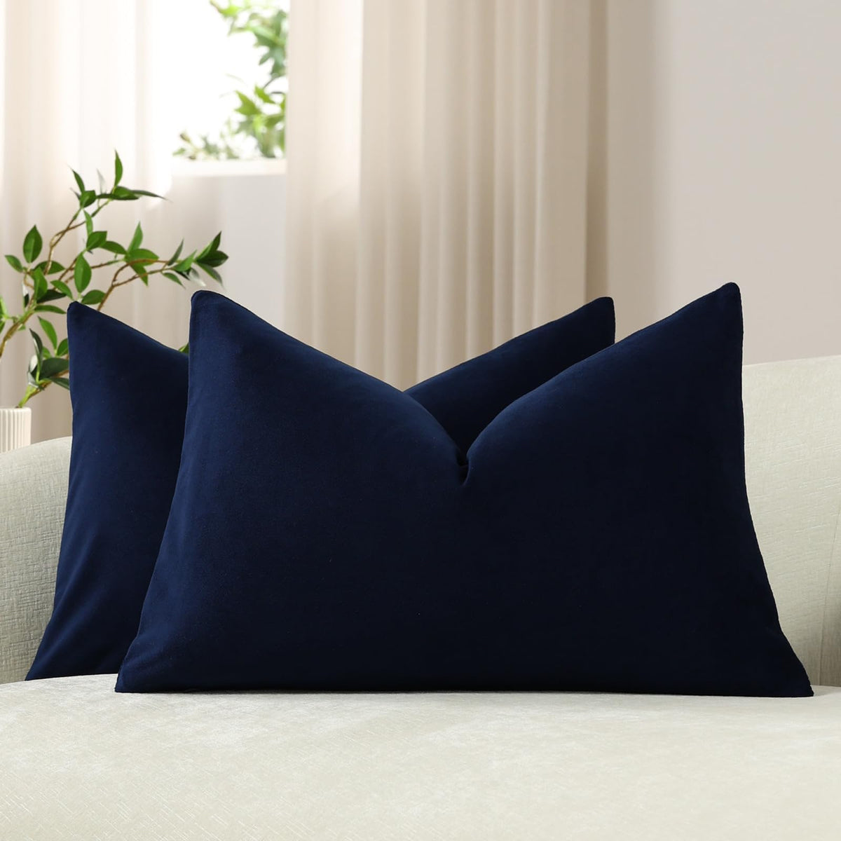 DEZENE Throw Pillow Covers 20x20 Chocolate Brown: Pack of 2 Cozy Soft Velvet Square Modern Luxury Decorative Throw Pillow Cases for Sofa Couch Living Room Bed Home Decor
