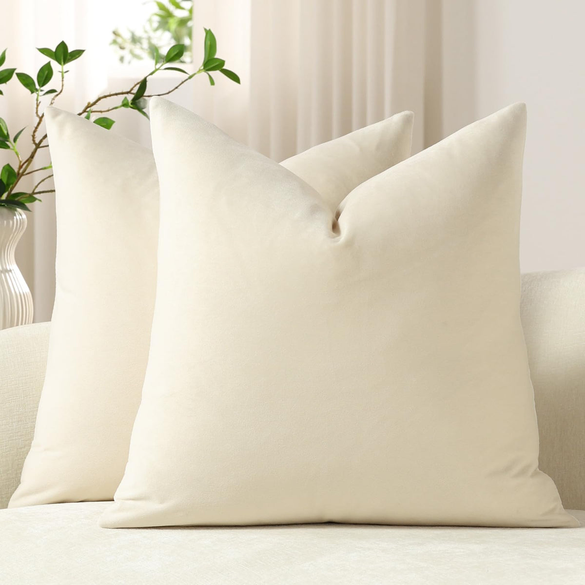 DEZENE Throw Pillow Covers 20x20 Chocolate Brown: Pack of 2 Cozy Soft Velvet Square Modern Luxury Decorative Throw Pillow Cases for Sofa Couch Living Room Bed Home Decor