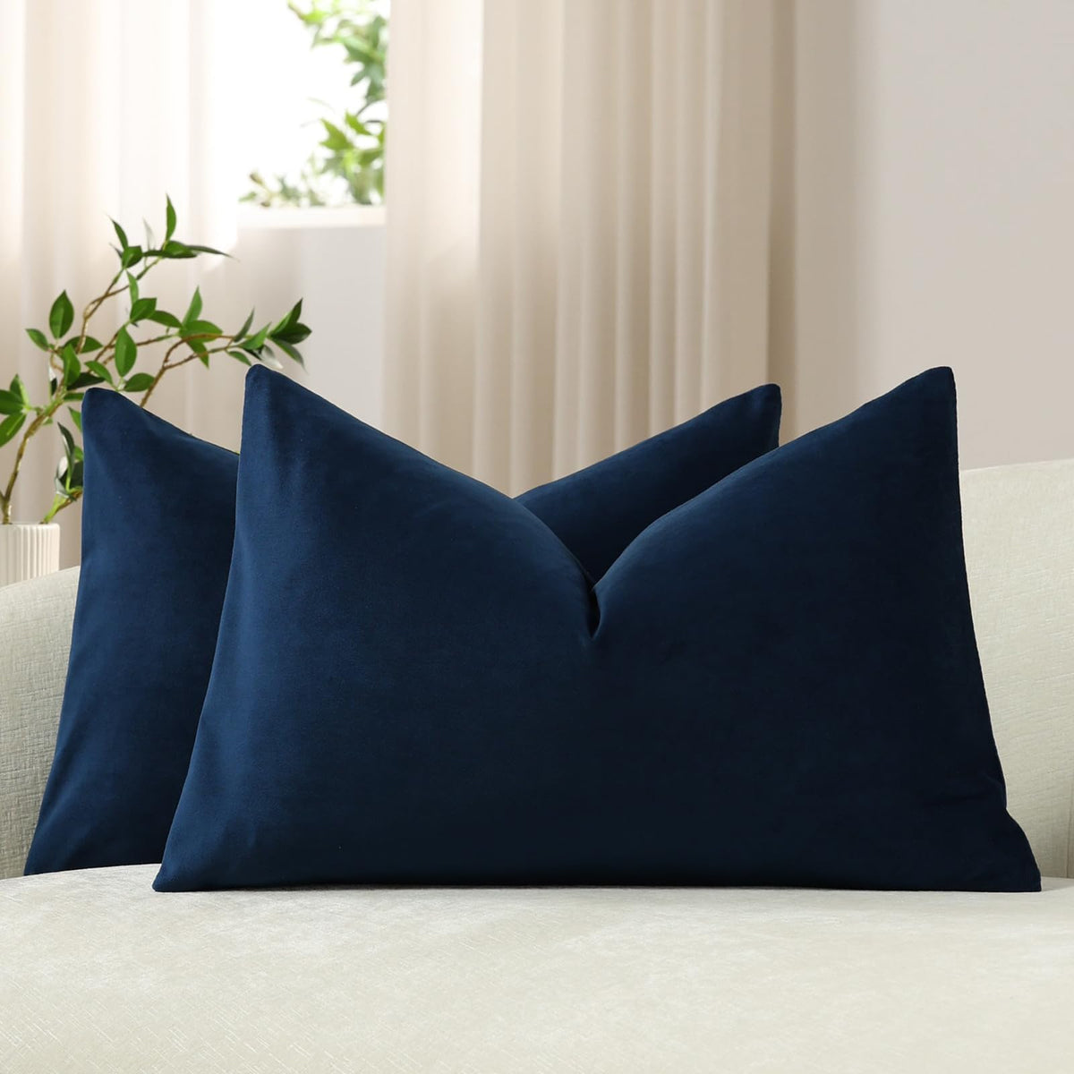 DEZENE Throw Pillow Covers 20x20 Chocolate Brown: Pack of 2 Cozy Soft Velvet Square Modern Luxury Decorative Throw Pillow Cases for Sofa Couch Living Room Bed Home Decor