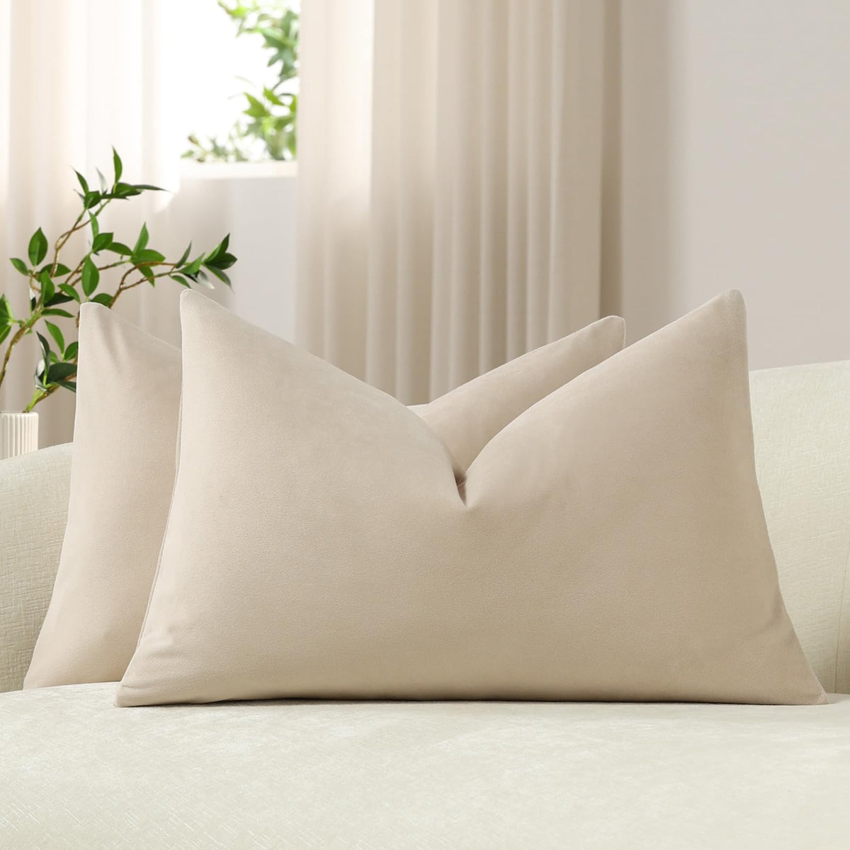 DEZENE Throw Pillow Covers 20x20 Chocolate Brown: Pack of 2 Cozy Soft Velvet Square Modern Luxury Decorative Throw Pillow Cases for Sofa Couch Living Room Bed Home Decor