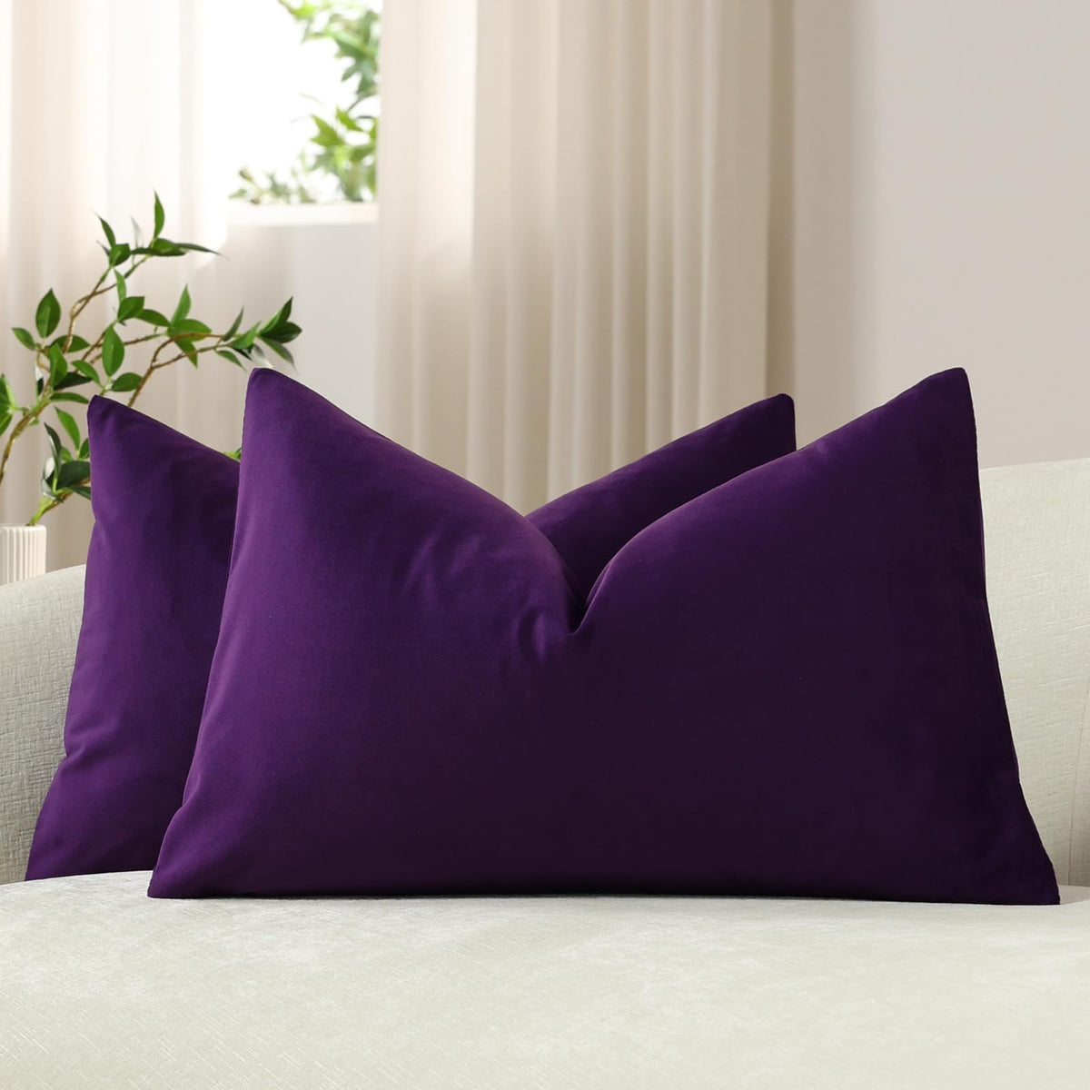 DEZENE Throw Pillow Covers 20x20 Chocolate Brown: Pack of 2 Cozy Soft Velvet Square Modern Luxury Decorative Throw Pillow Cases for Sofa Couch Living Room Bed Home Decor