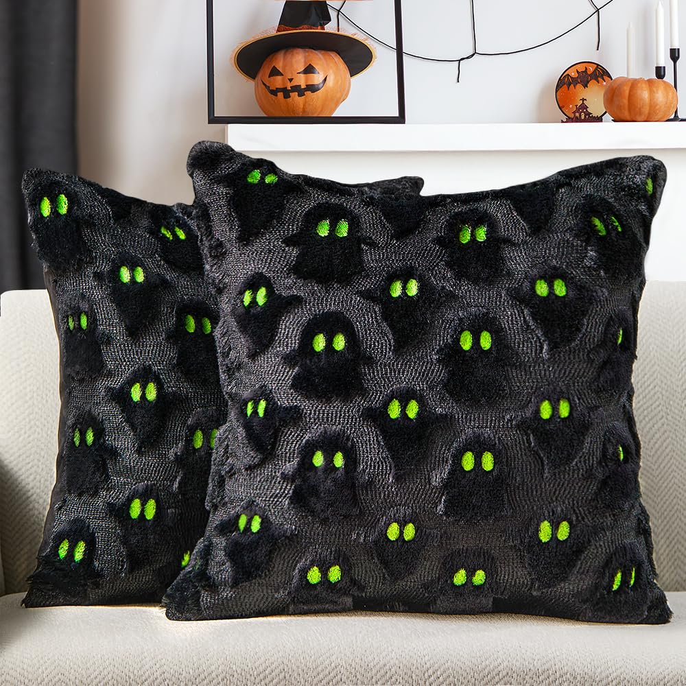 DFXSZ Halloween Pillow Covers 22x22 inch 2Pcs White Ghost Halloween Decor