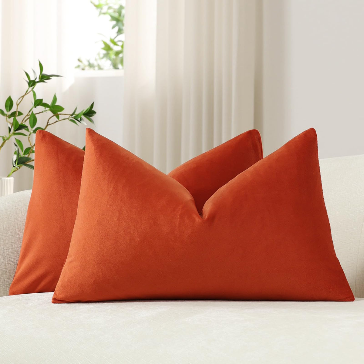 DEZENE Throw Pillow Covers 20x20 Chocolate Brown: Pack of 2 Cozy Soft Velvet Square Modern Luxury Decorative Throw Pillow Cases for Sofa Couch Living Room Bed Home Decor
