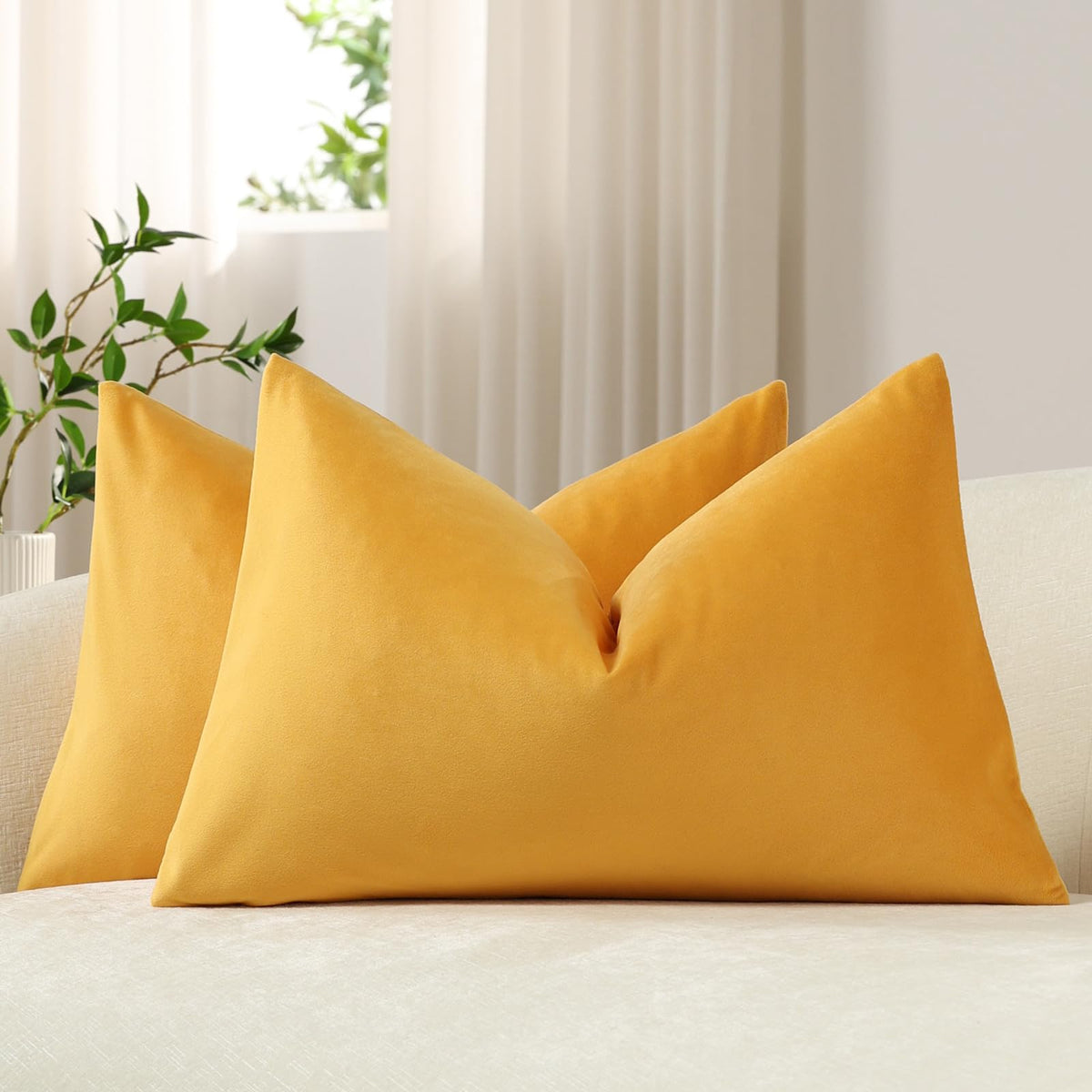 DEZENE Throw Pillow Covers 20x20 Chocolate Brown: Pack of 2 Cozy Soft Velvet Square Modern Luxury Decorative Throw Pillow Cases for Sofa Couch Living Room Bed Home Decor