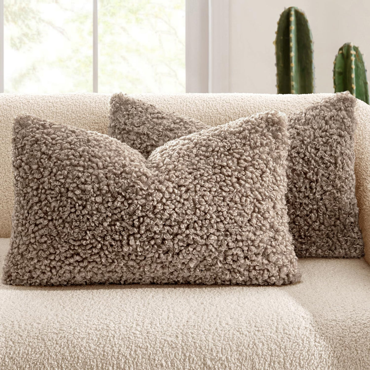 MIULEE Decorative Faux Fur Pillow Covers Sherpa 18x18 Chocolate