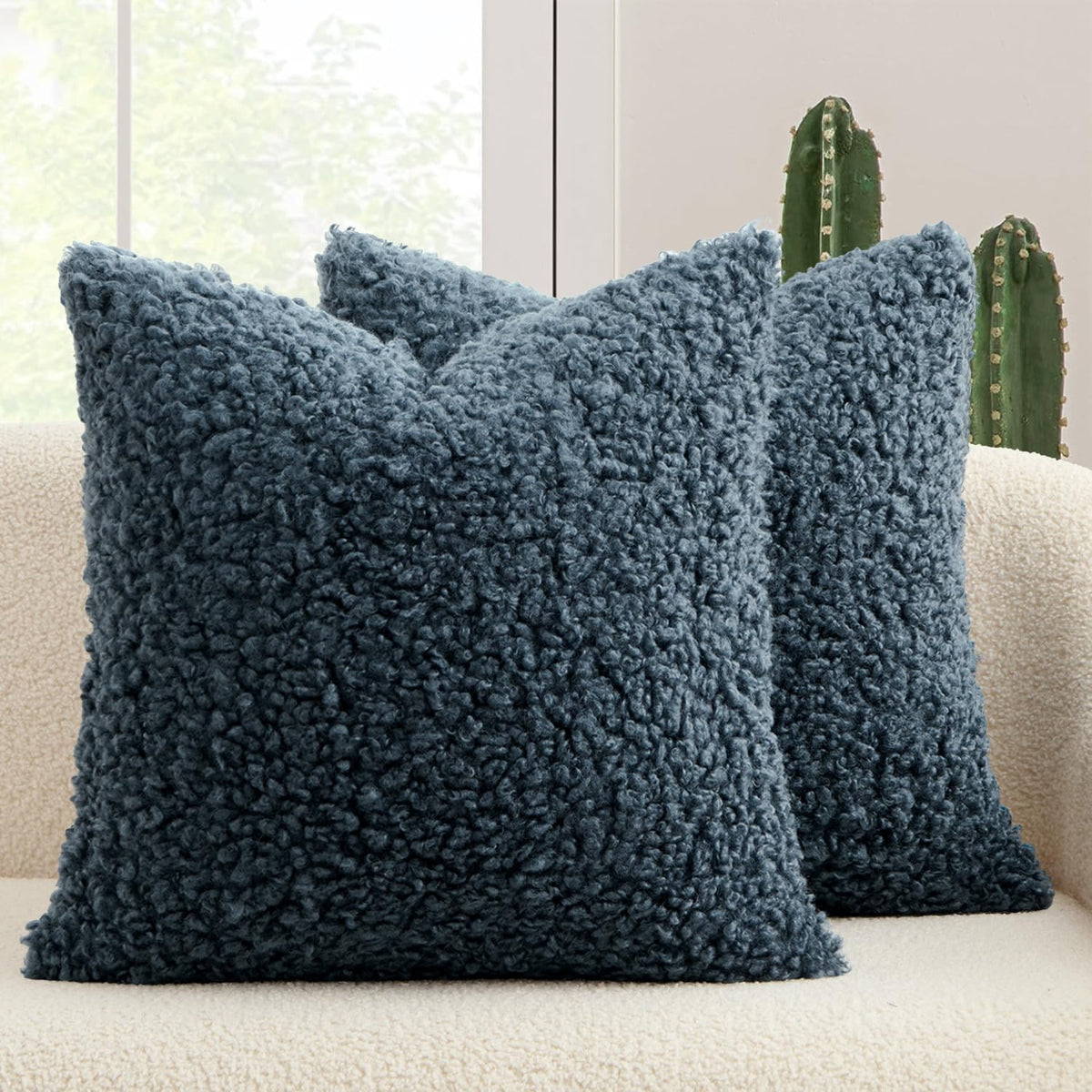MIULEE Decorative Faux Fur Pillow Covers Sherpa 18x18 Chocolate