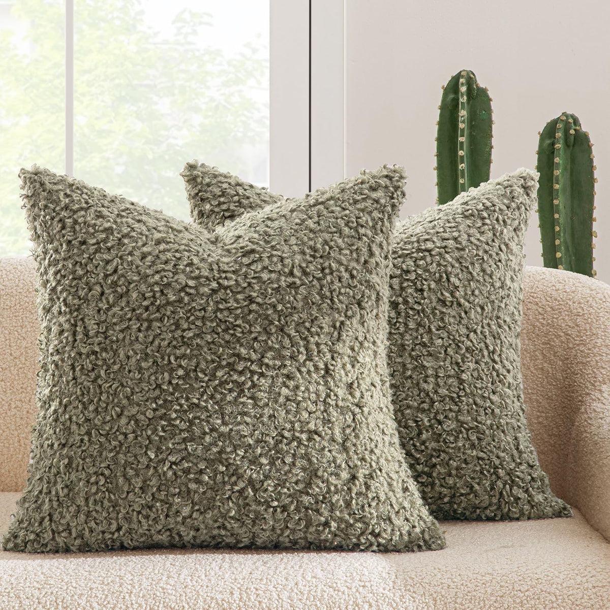 MIULEE Decorative Faux Fur Pillow Covers Sherpa 18x18 Chocolate