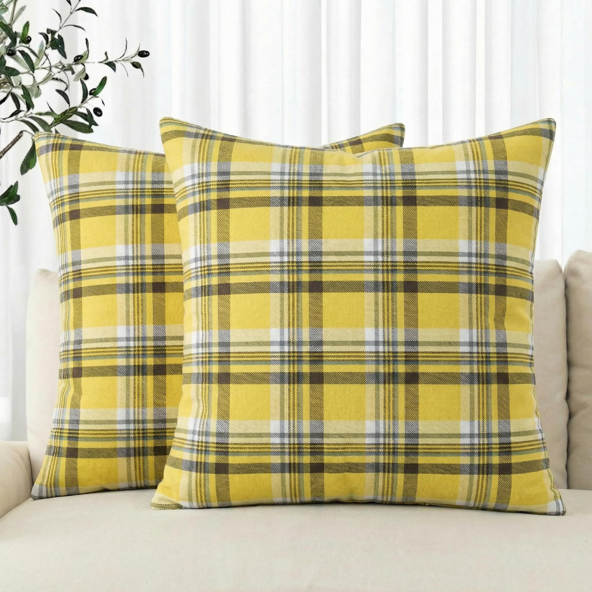 AVOIN colorlife Fall Caramel Brown Plaid Decorative Throw Pillow Covers, 18 x 18 Inch Holiday Scottish Tartan Cushion Case Farmhouse Decoration for Sofa Couch Set of 2